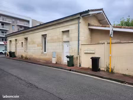 echoppe duplex t2 bis - 51 03 m² carrez / 62 87 m² au sol - cour privative
