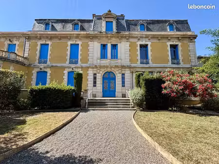 château 5 pièces 154 m²