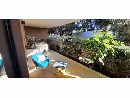 t3 récent avec terrasse sur parc arboré  à castries village très recherché