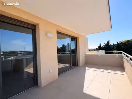 t2 40 m² – dernier étage – terrasse 16 m² – 2 parkings