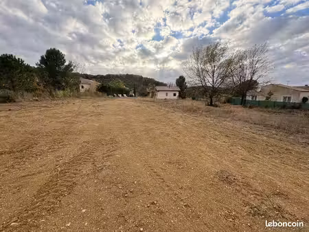 terrain constructible 3200 m² viabilisé + maisonnette écologique