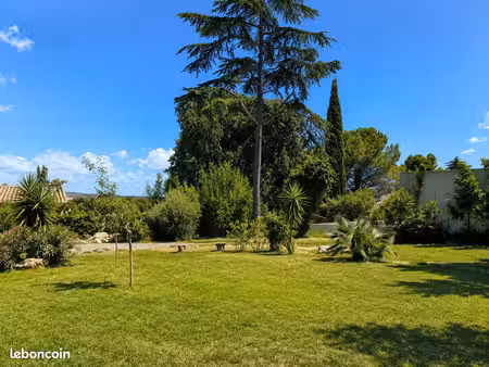 terrain poussan