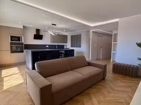 appartement 78 m² rénové à neuf – terrasse – 3 espaces nuit – marsillargues