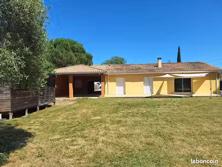 maison plain-pied 3 chambres – 2 700 m² – grand atelier / garages / dépendances – pineuilh
