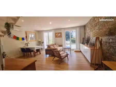 maison lumineuse idéalement placée