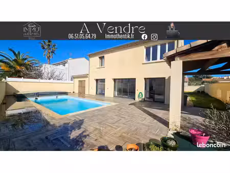 propriété 5 pièces 145 m²