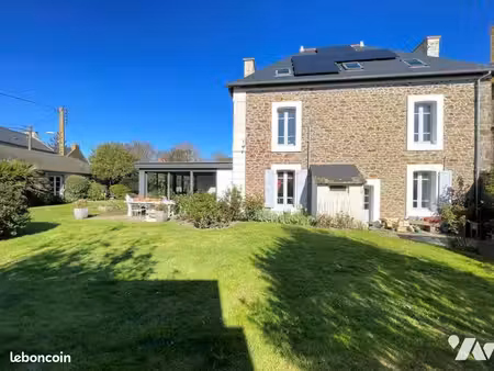 maison 9 pièces 247 m²