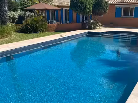 maison de plein pied avec piscine