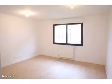 bureau individuel 17m2 à louer (rdc)