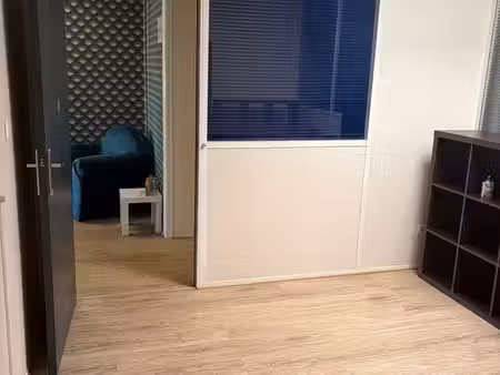 bureau / cabinet à louer