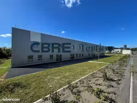 local d'activite 878 m² chambray les tours