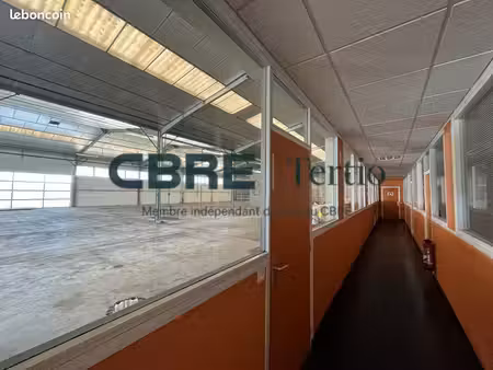 local d'activite 2032 m² saint pierre des corps