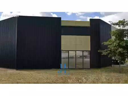 local commercial 210 m²