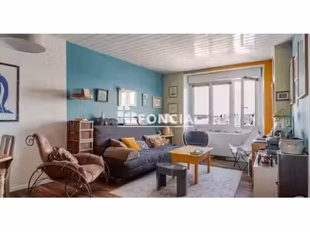 concarneau - au centre-ville - a vendre t3 traversant - stationnement aisé