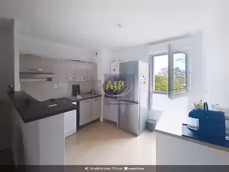 rezé - appartement 3 pièces 64.65 m² + parkings