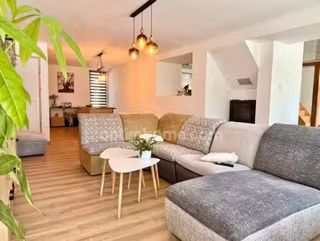 maison familiale : 5 chambres  près de 80 m² de pièce de vie  une terrasse de 60 m² et un 