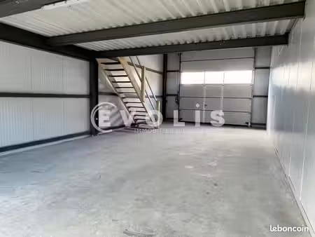 local d'activité 647 m²