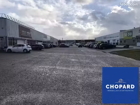 local 800 m² pessac