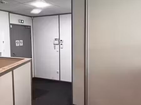 ? à louer – plateau de bureaux 147 m² – zone franche – vignat musset