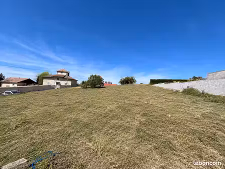 terrain 580 m² ruy-montceau
