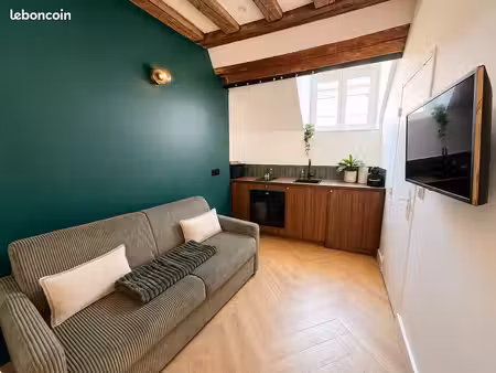 studio chic entièrement rénové - place grenette