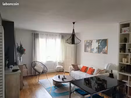 tours centre – t3 meublé 71 m² – 2 chambres – balcon – stationnement facile