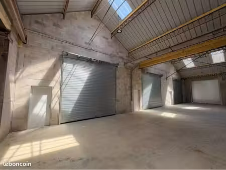 entrepôt 160m2 + 40m2 mezzanine