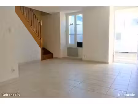maison t3 en duplex proche gare avec cour fermée