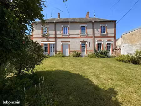 propriété 9 pièces 235 m²