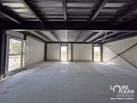 local d'activité 300 m²