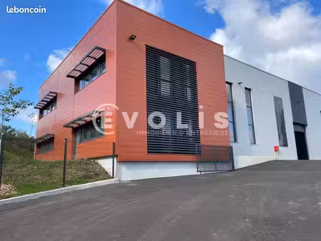 local d'activité 676 m²