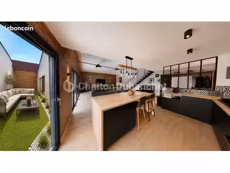 loft/atelier/surface 5 pièces 180 m²