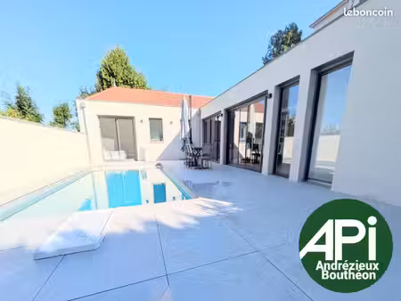 villa 6 pièces 159 m²