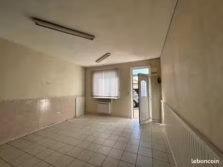location local commercial