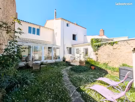 maison 8 pièces 177 m²