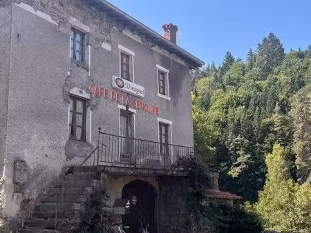 ancien bar-restaurant avec licence iv – fort potentiel pour projet commercial ou habitatio