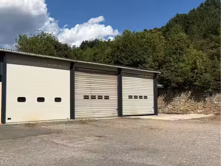 hangar dépôt 300 m2