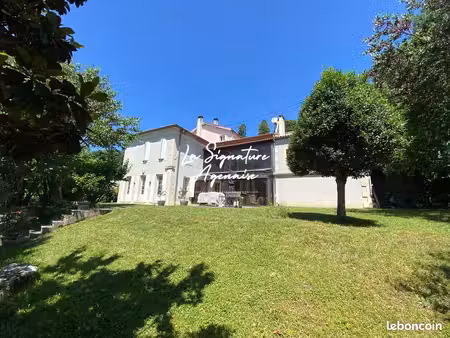 propriété 6 pièces 220 m²