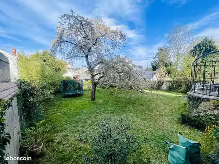 maison 8 pièces 285 m²