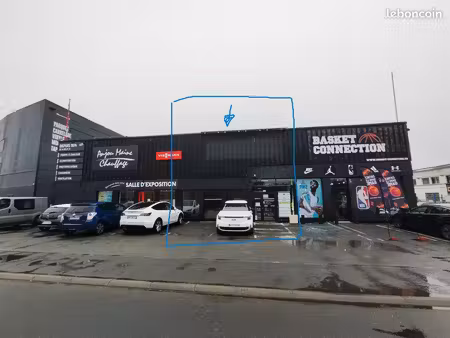local commercial 200m²