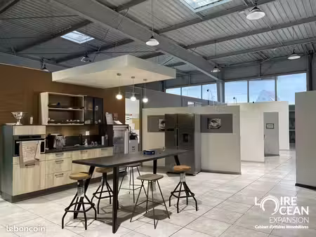local commercial 1 100 m²