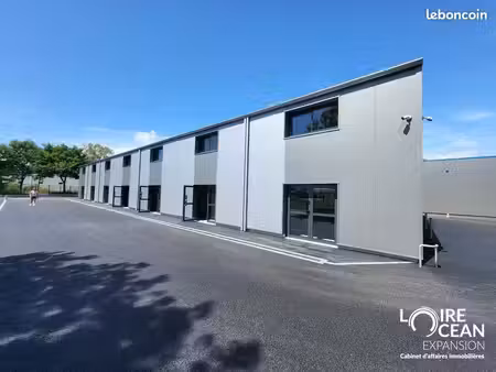 local d'activité 100 m²