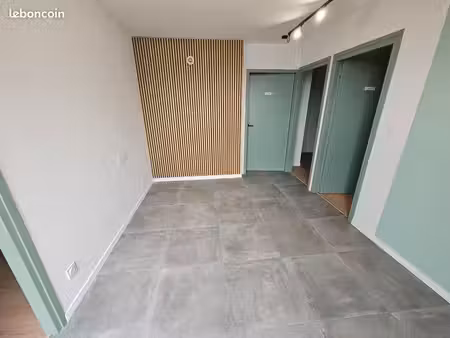bureaux / cabinet / locaux / profession libérale – 70 m²