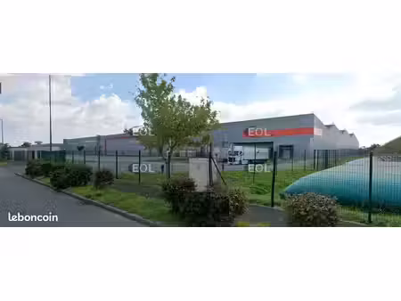local industriel 24 993 m²