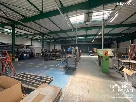 local logistique 12 688 m²