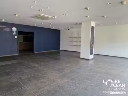 local commercial 300 m²