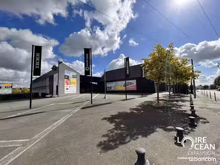 local bureaux 1 600 m²