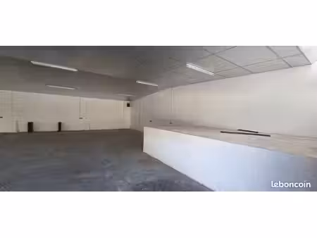 local 200 m² angers