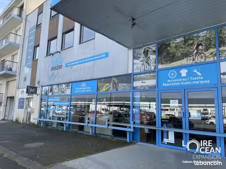 local commercial 715 m²