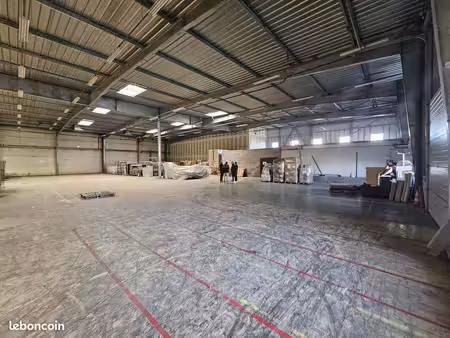 local 1240 m² saint-barthélemy-d'anjou